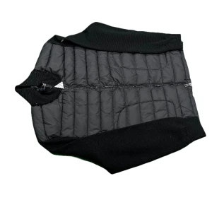 Moncler cardigan tricot - Hejsan säljer denna helt identiska moncler cardigan (Finns flera färger). Medföljer kvitto box alltsa alla OG. Vid fragor om cardigan eller andra produkter skriv gärna pá dms :)