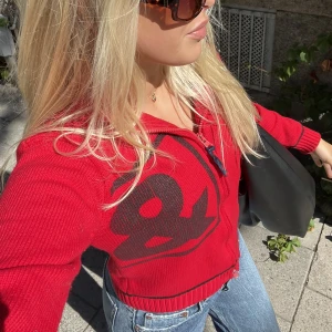 D&G kofta - Intressekoll på denna drömmiga kofta från Dolce&Gabbana i strl M (men mer som en XS/S). 