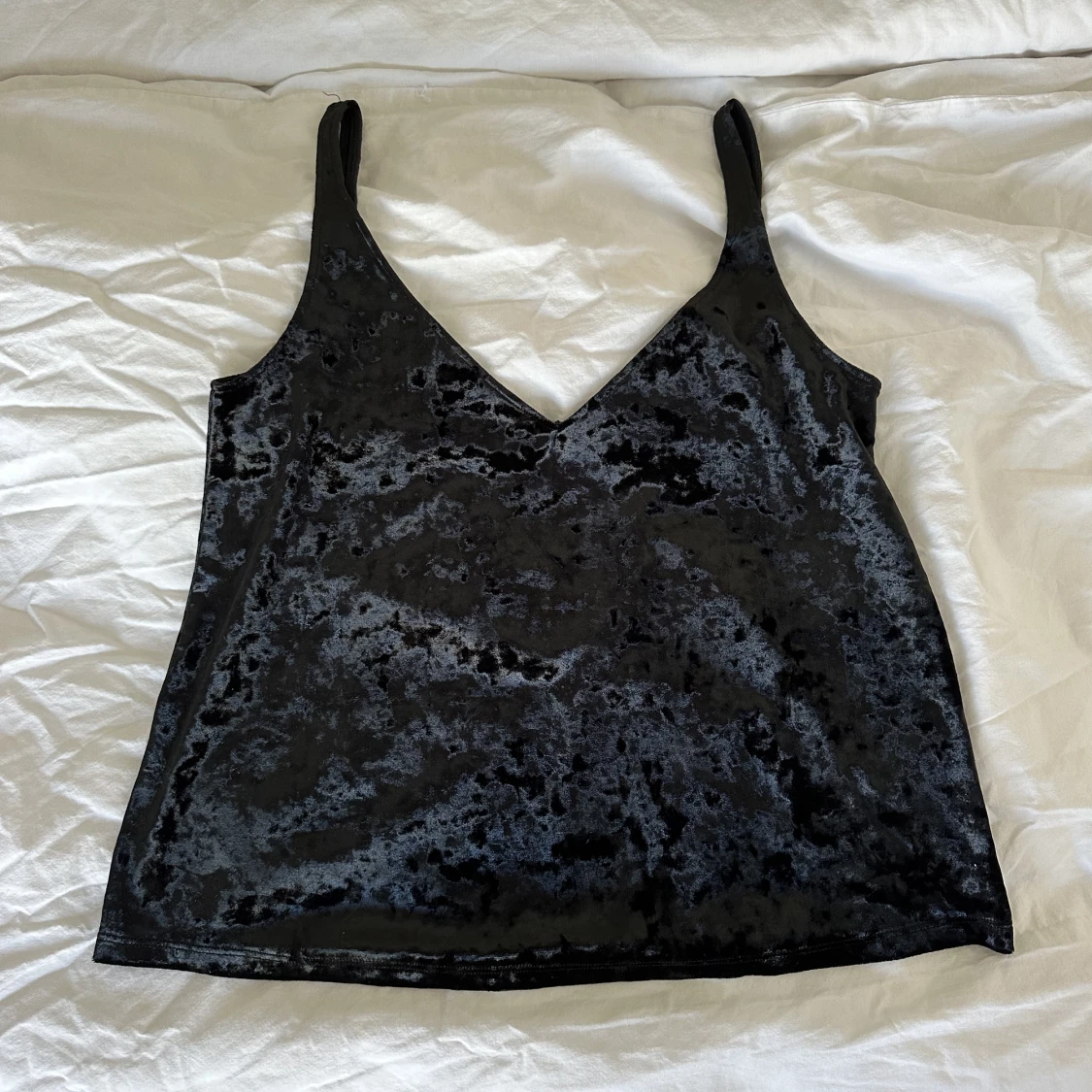 Svart sammetstopp från H&M