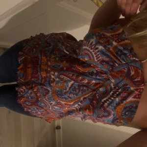 Topp - En jättefin topp med olika färger