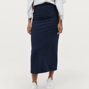 Maxikjol - Helt oanvänd maxikjol Modellen på bilden är 1.77 o bär storlek 38/40