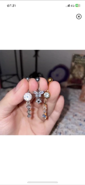 Navel piercings  - Helt oanvänd piercings som inte kommit till användning, de flesta är från glitter,30-100kr beroende på vilken du väljer