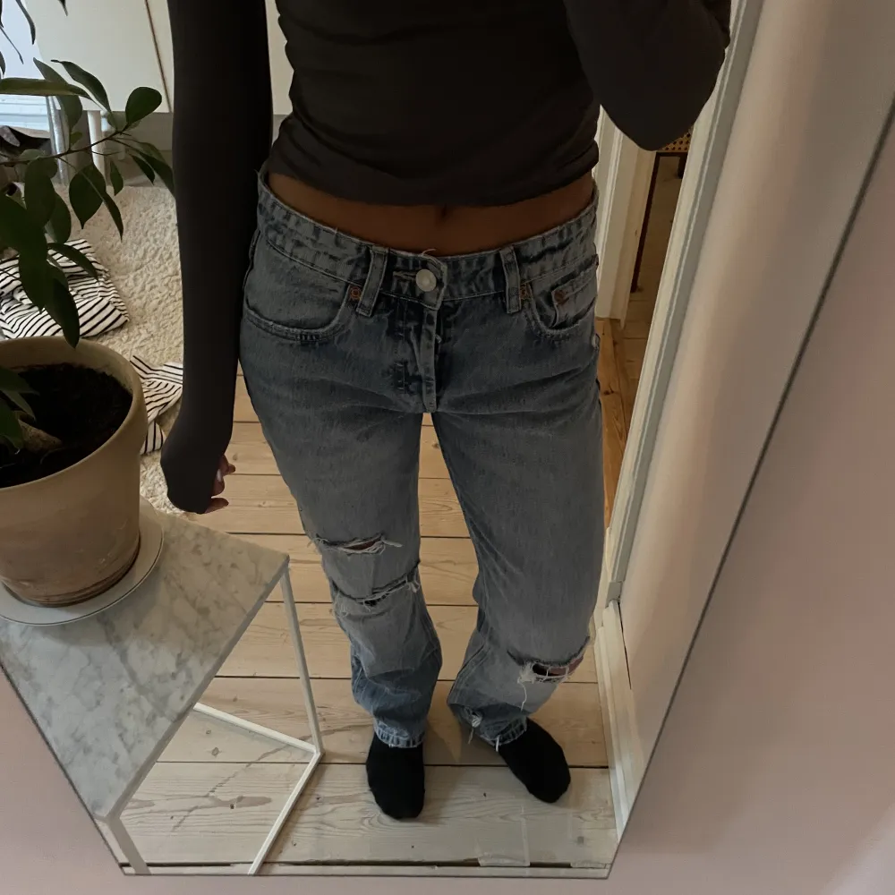 Jeans från zara, knappt använda. Jeans & Byxor.