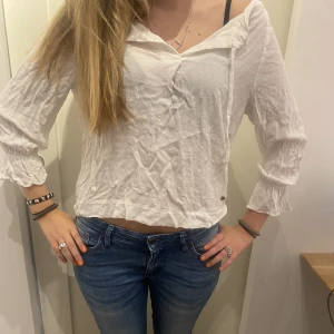 Vit blus  - Så himla snygg vit blus, älskar!! 