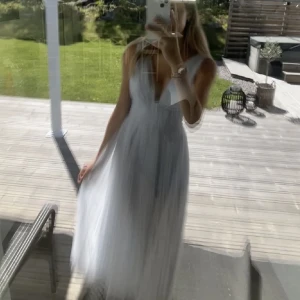 Balklänning - Ljusblå långklänning💙 Helt oanvänd med lapp kvar, köpt för 999 och säljer för 550😙