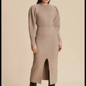 Adoore dress - Jättebra skick, använd en gång.