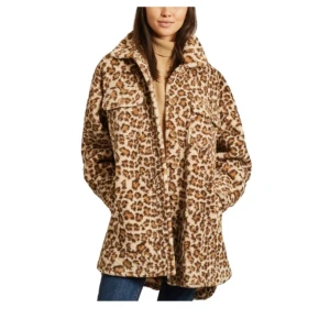 Studio Stand jacka/kappa leopard - Varm super go jacka från Stand studio nypris 4900kr väldigt bra skick som ny. Passar höst vinter och vår. passar allt från xs till m