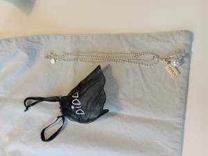 Diddi halsband*nytt* - Super fint halsband, du kan även använda hänget till armband mm för fästet är till för det.  