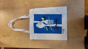 Bomulls påse - Är 183 påsen når mig till rumpan när jag har den hängades på axeln.  Det är en fin pasta designad påse som har plats med mycket av allt.