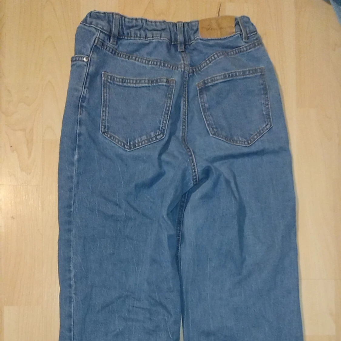 Blåa "puffiga" jeans - 91
