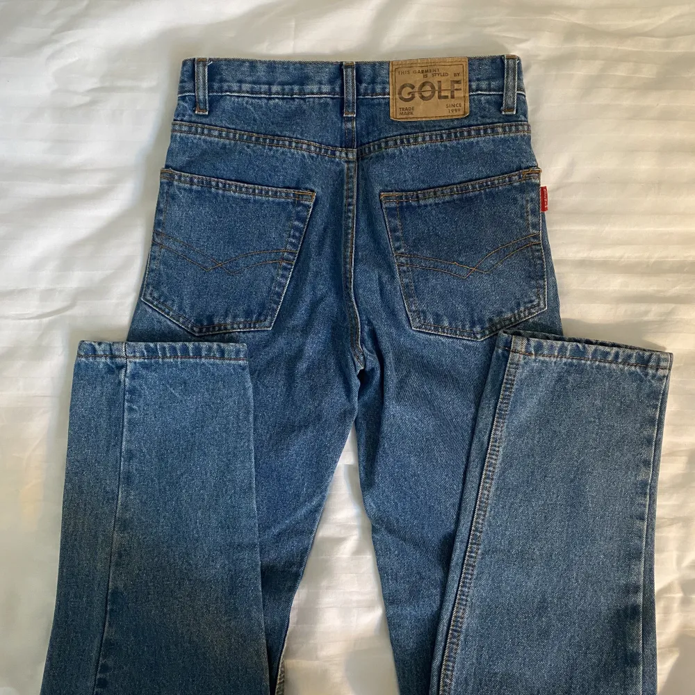 Vintage jeans, killmodell men sitter som mom jeans💗 pris kan diskuteras!. Jeans & Byxor.