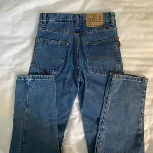 Vintage jeans, killmodell men sitter som mom jeans💗 pris kan diskuteras!