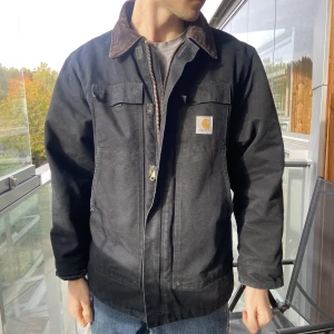 Carhartt Jacka - Superfin i skicket, använd fåtal gånger. Large/xlarge i modell. 