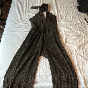 byxklänning - testat en gång aldrig använt