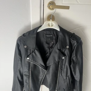 Skinnjacka🖤 - Superfin jacka🖤