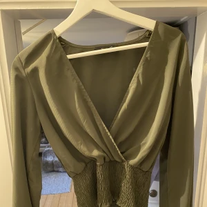 Blus - Blus från bubbleroom, knappt använd stl xs