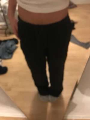 Linnebyxor  - Säljer nu mina lågmidjade linnebyxor från Gina tricot då de inte kommer till användning längre!
