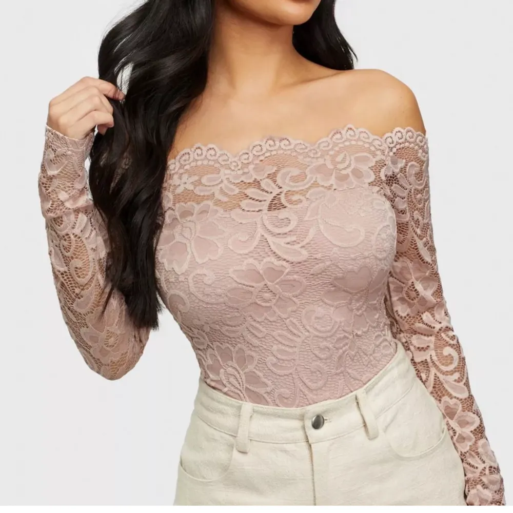 Off Shoulder Lace Body Blush