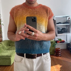 1/1 unisex mohair vest sample  - Unisex 50% Mohair vest size M (men) / L (women) this piece might have some inaccuracies regarding, measurements, design or material composition. I put a lot of hard work into the designs and also spent 180$ for each piece to be sampled.