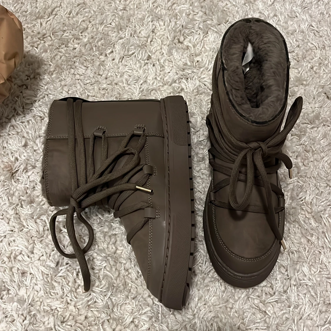 Inuikki liknade vinterskor fråm HM - 91