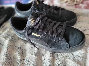Puma Sneakers - Snygga puma skor. Oanvända. Stl 39.