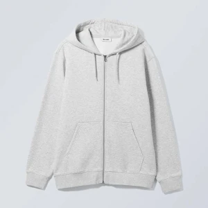 Weekday - Oanvänd zip hoodie från weekday i stl xs. Köpt för 470.
