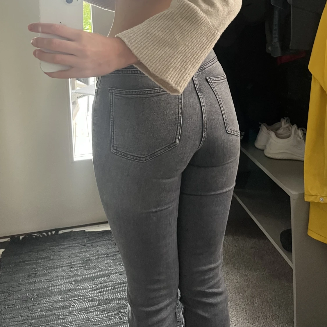 Gråa Zara jeans med slits - 91