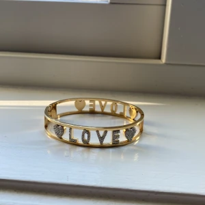 Guld armband  - Fint armband som inte har några tecken på användning 