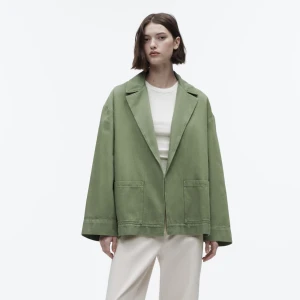Blazer/Jacka - ”Öppen blazer i denim” från zara som är helt slutsåld. Går att ha som blazer men även som en jacka. Oversized i modellen. Använd endast 2 gånger. 