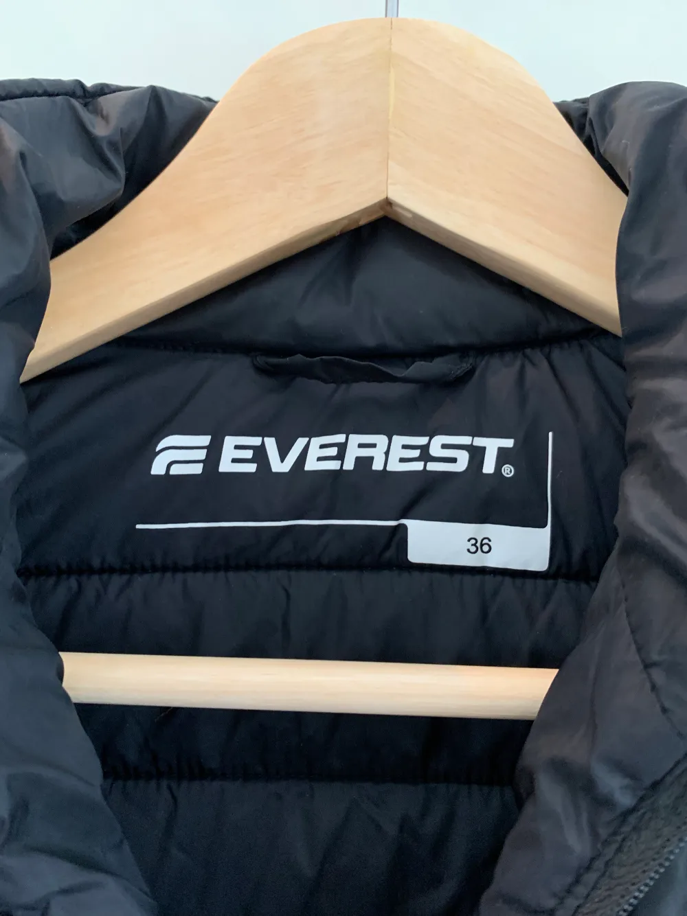 Dunjacka från Everest i storlek 35. Jackor.