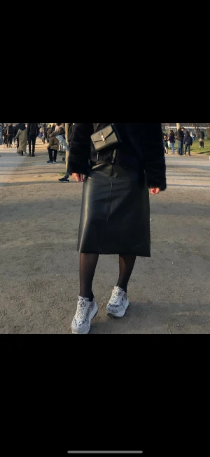 Skinnkjol - Kjol i fake-skinn, använd en gång💕