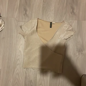 Göittrig tröja - Fin glittrig tröja strl XS