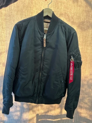Alpha Industries - En jacka för dig som vill bli en riktig alpha