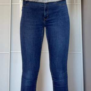 Skinny jeans från ginatricot, modell ”Molly”. Strl S🫶🏼