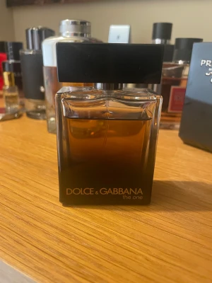 Dolce Gabbana The One Eau de Parfum - D&G Parfym 90% kvar knappast använd.  50ML  Säljer då jag inte är så förtjust i doften.  Kvittot finns.