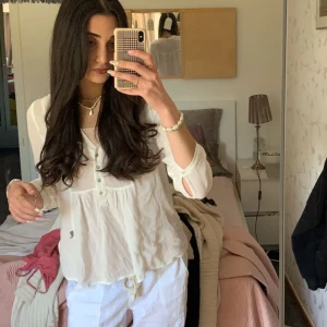 Fin blus  - Så söt blus passar perfekt nu till sommaren, kom provet för fler bilder eller frågor❣️
