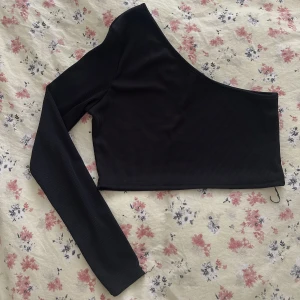 Topp - Nästan aldrig använd, köparen står för frakten