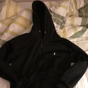 Polo raulph lauren  - Hej säljer mina polo raulph lauren tröjor då jag inte passar mig längre 