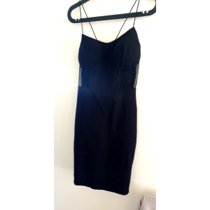 Klänning - Använd 1 gång