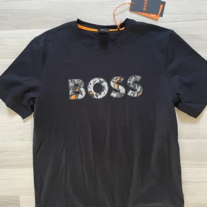 Hugo boss t-shirt  - Helt ny Hugo boss t-shirt