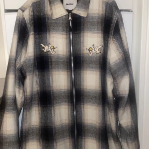Butter Goods Angel Overshirt - Speciell overshirt från Butter Goods som inte går att köpa längre! Bra skick, sparsamt använd! 👼