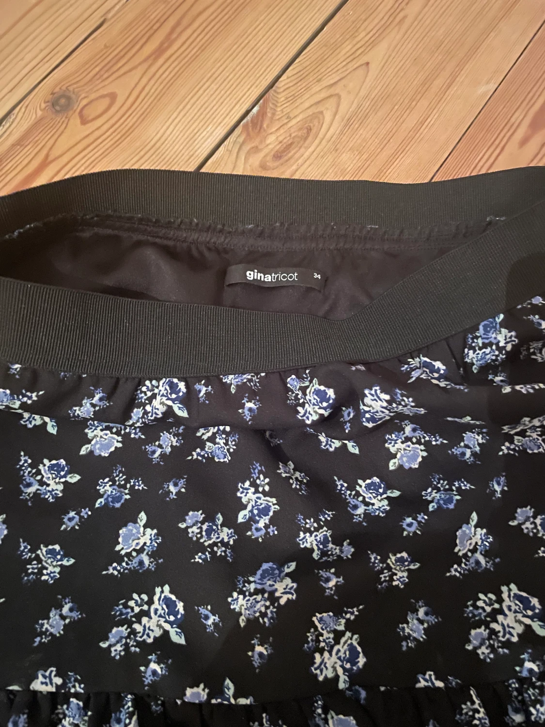 Blommig kjol ginatricot - 90