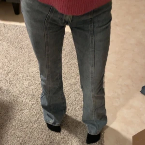 Bootcut jeans  - Säljer då de inte kommer till användning (använda en gång)