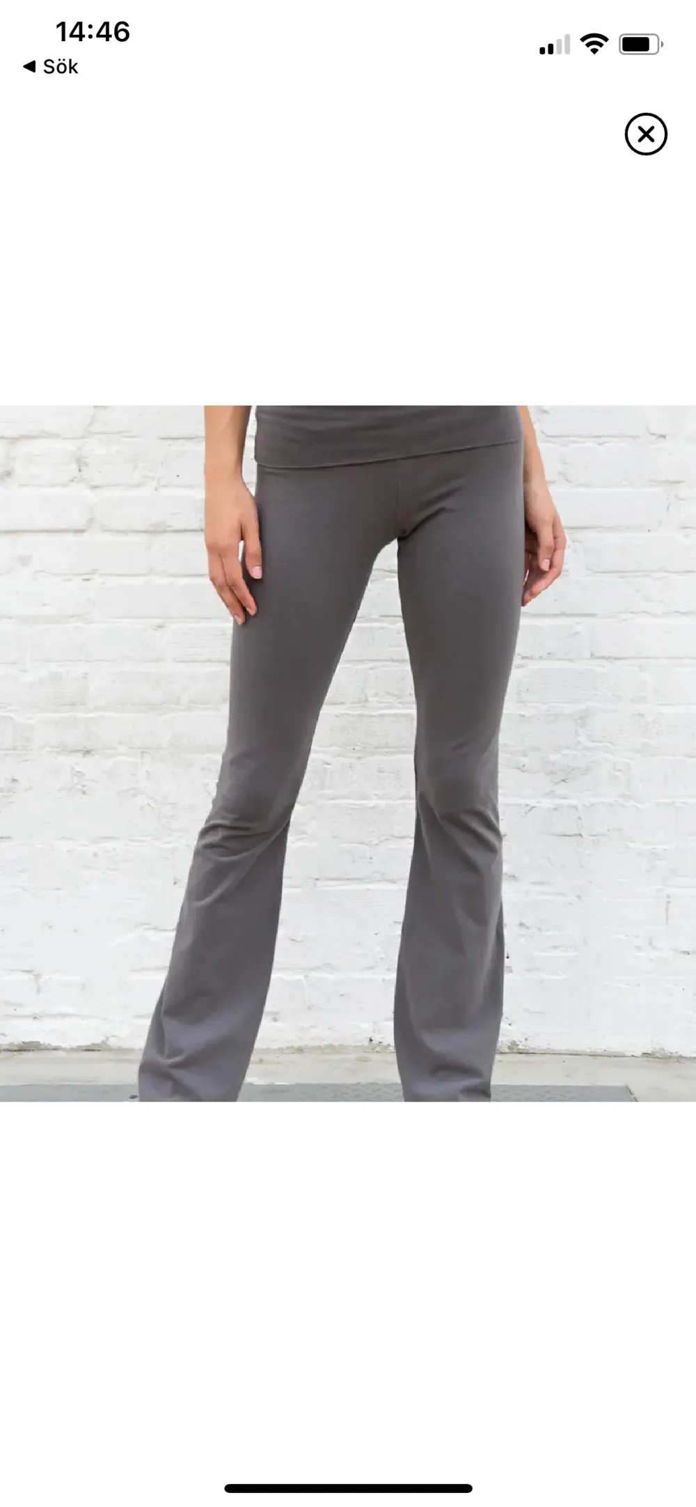 Säljer mina gråa Brandy Melville yoga pants. Aldrig använda så dom är i nyskick! . Jeans & Byxor.