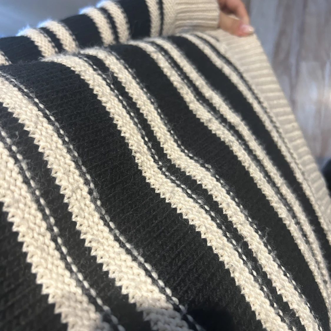 Randig stickad tröja h&m - 91