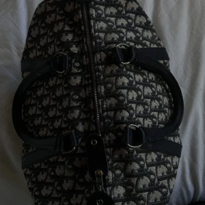 Dior väska  - Jättesnygg!! 