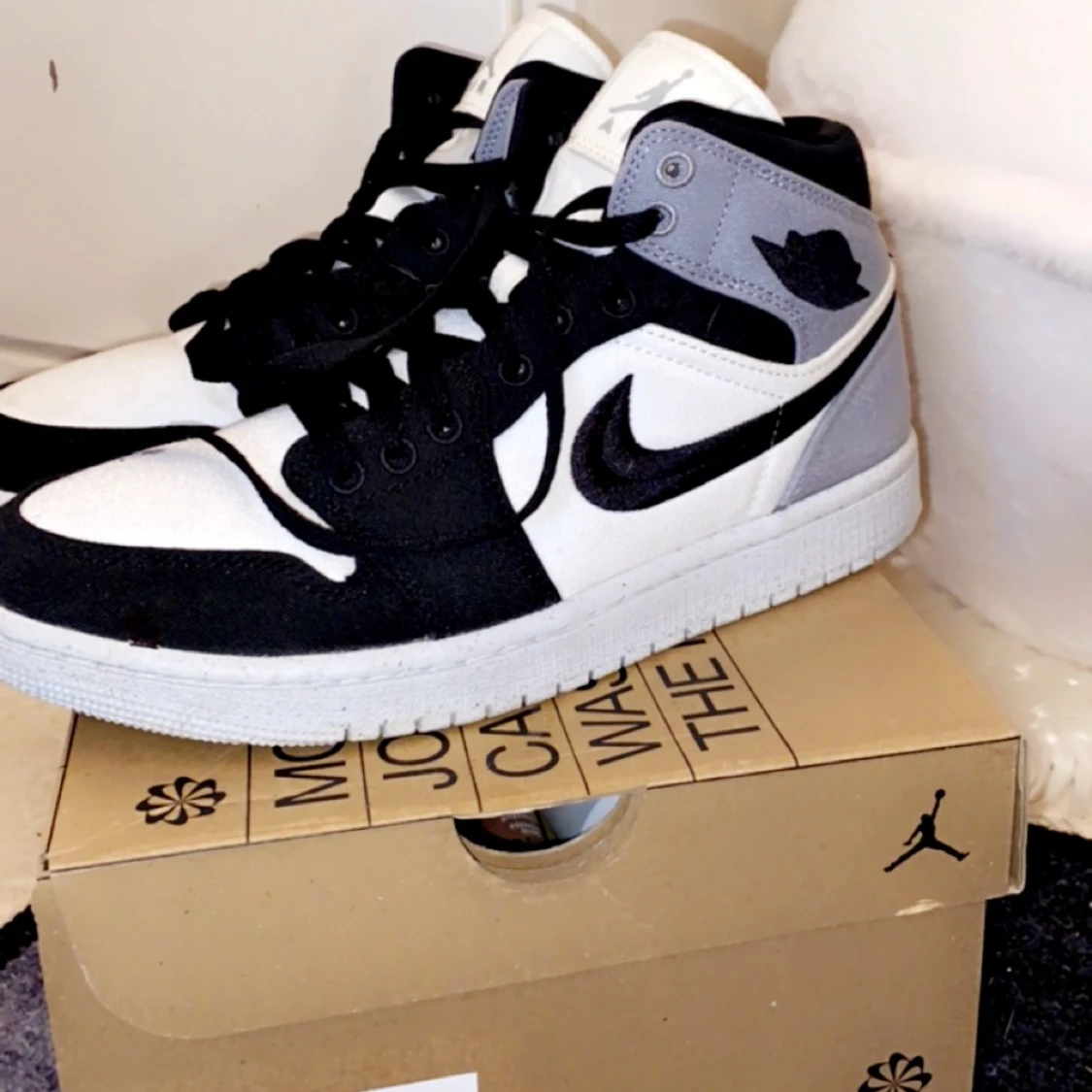 WOMENS AIR JORDAN 1 MID - 91