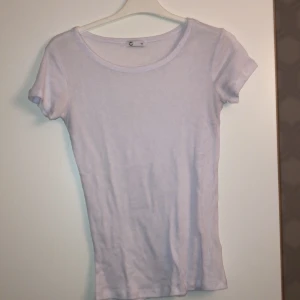 T-shirt  - Ganska bra skick, från Cubus 