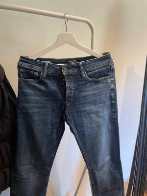 Nya Snygga oanvända jeans  