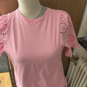 Rosa spetts arms t-shirt  - Fint sick 